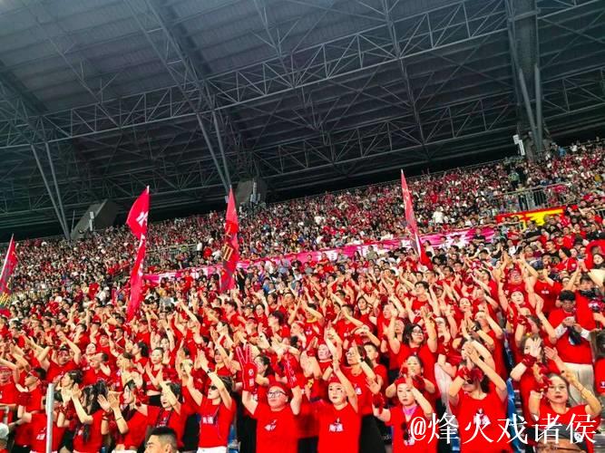 苏超：超20万球迷制造全城狂欢 一场南通全域的胜利