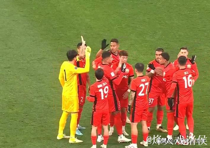 一场惨败止步亚冠16强,上海海港暴露深层问题 一场惨败止步亚冠16强,上海海港暴露深层问题